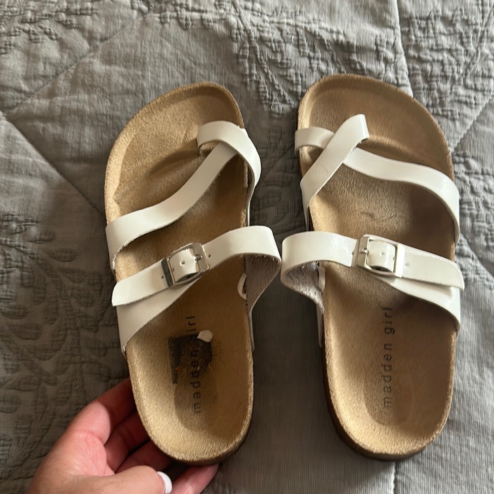 Madden girl, youth sandals, size 5